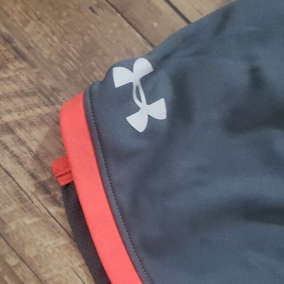 Under Armour Boys Shorts sz YLG Loose Fit - Picture 3 of 5